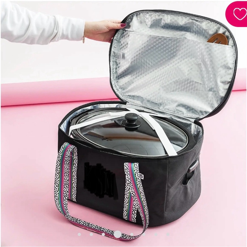 Insulated slow cooker carrier